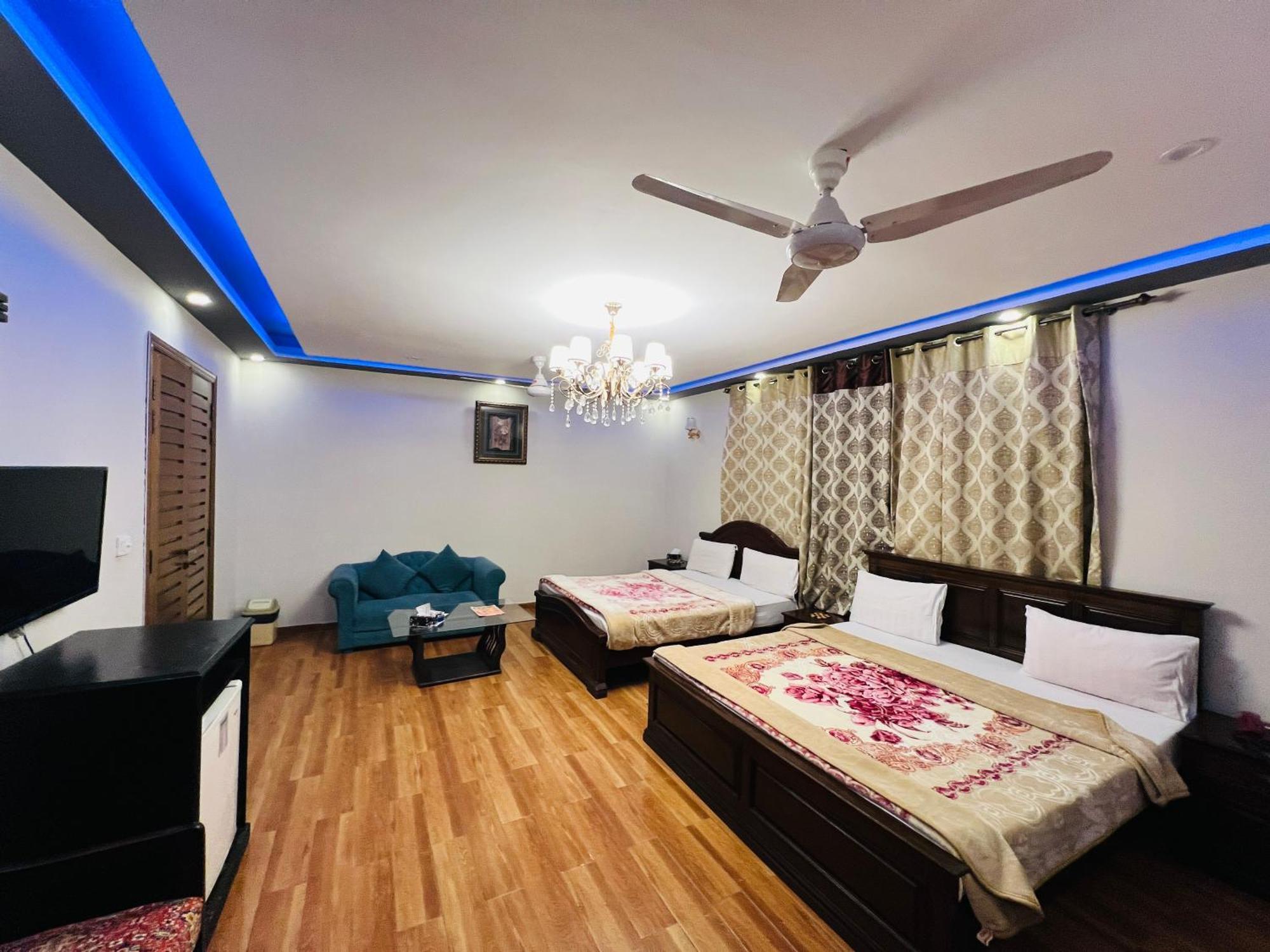 Holiday In Islamabad Extérieur photo