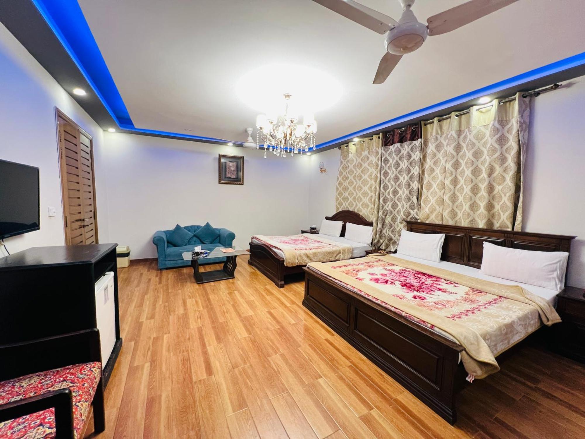 Holiday In Islamabad Extérieur photo
