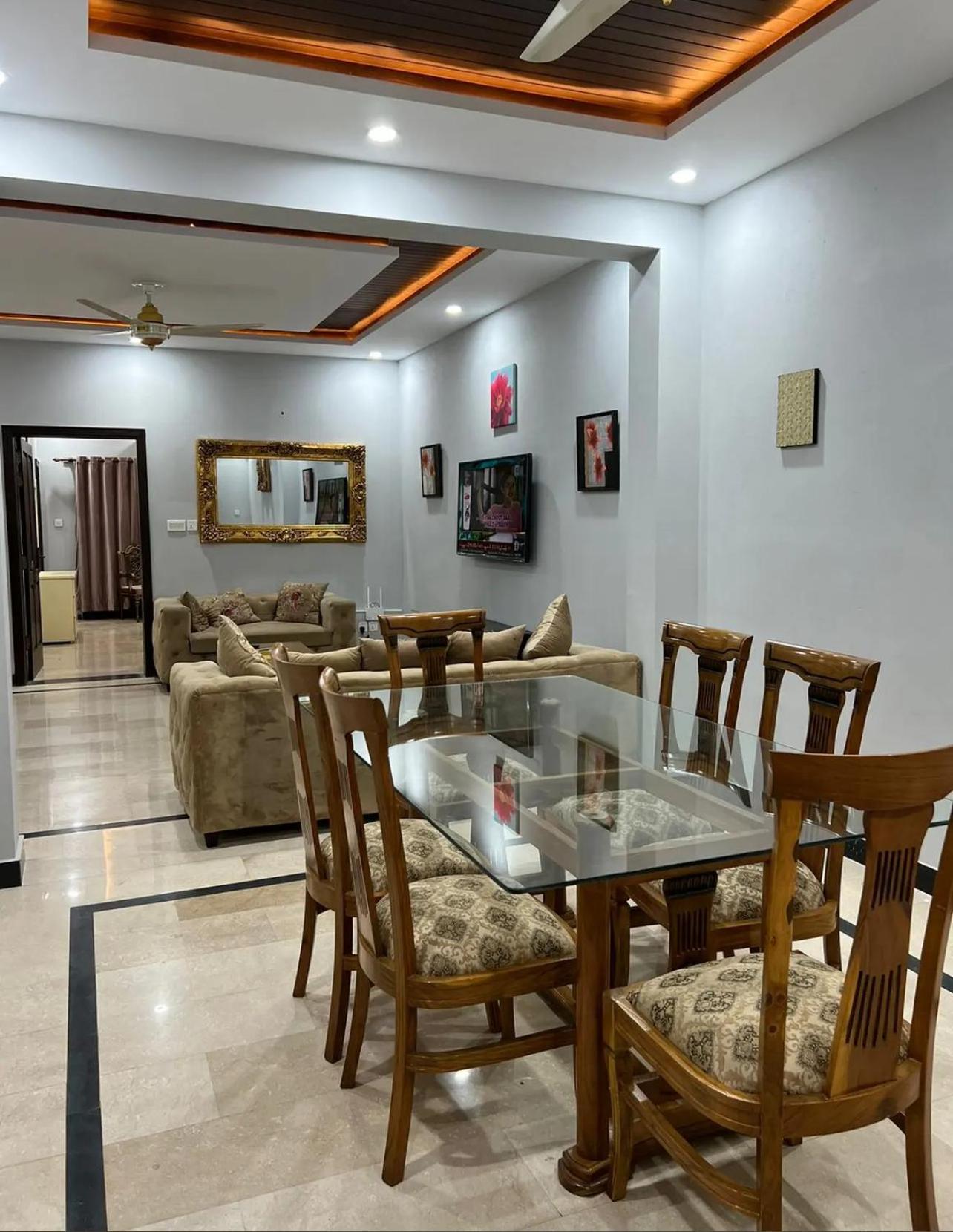 Holiday In Islamabad Extérieur photo